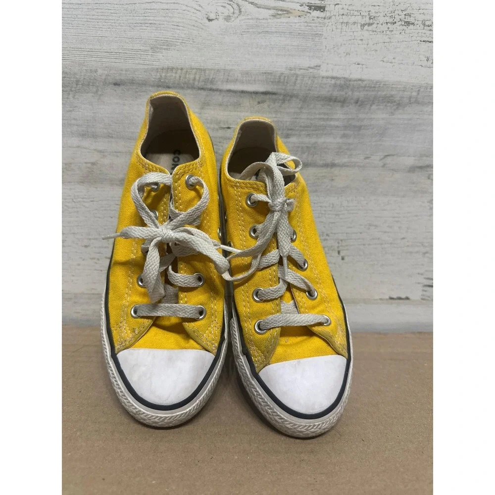 Converse Chuck Taylor All Star Youth Size 2 Yellow Low Top Canvas Sneakers